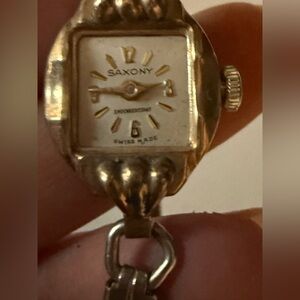 SAXONY Women's Gold-Tone Linked Bracelet Watch - White Dial